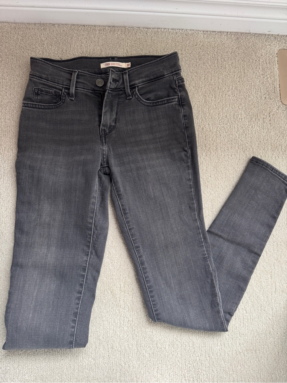 Levi's Women's Skinny Jeans - Charcoal Black Wash